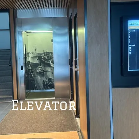 Riverside With Balcony Lägenhet *